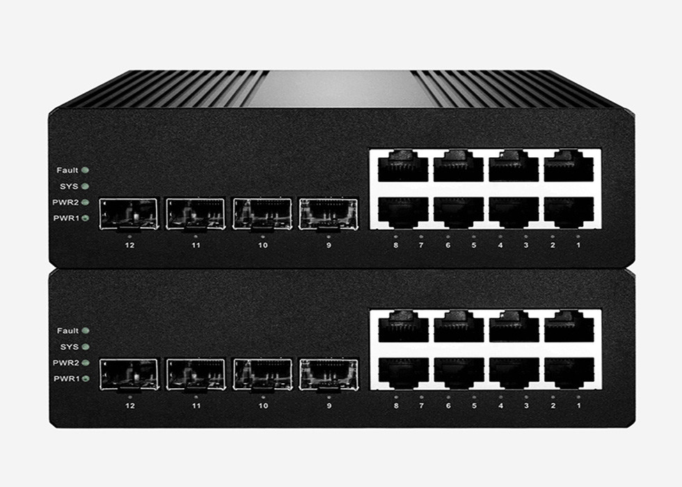 8GE港および4G SFPスロットとの管理されたギガビットPOE SFP繊維スイッチ産業L2+